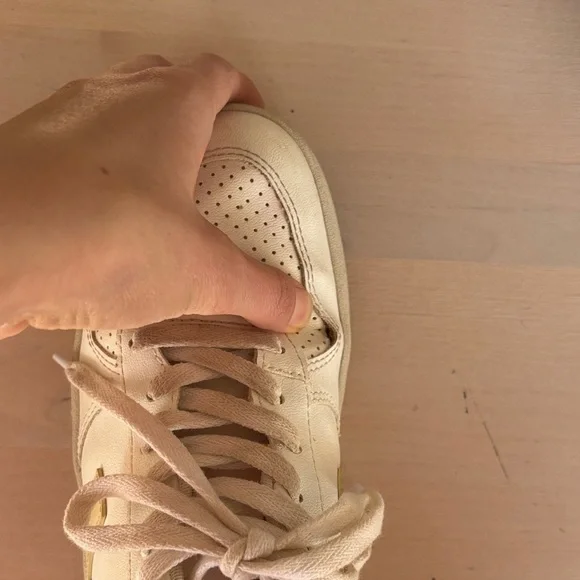 Women’s Veja Sneakers - Picture 3 of 3